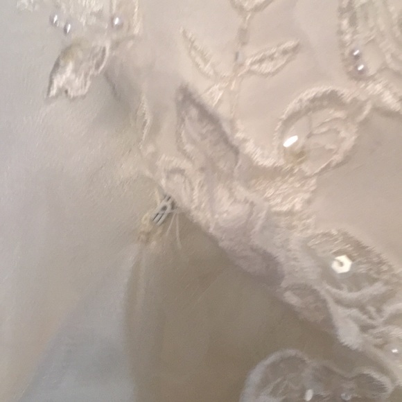 Sweetheart Ivory Ballgown Wedding Dress Size 12. Gently used. - Picture 13 of 16